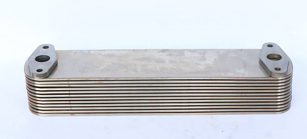 板翅式機油冷卻器1.jpg 板翅式機油冷卻器1.jpg