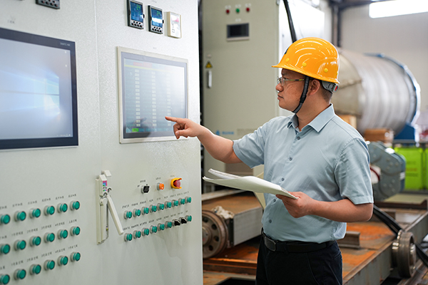 頂立科技胡祥龍博士榮獲“長沙市科技勞模”榮譽稱號 (3).jpg 頂立科技胡祥龍博士榮獲“長沙市科技勞模”榮譽稱號 (3).jpg