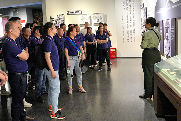 訪名人故里 悟湖湘文化——頂立科技開展主題活動(dòng) (5).JPG 訪名人故里 悟湖湘文化——頂立科技開展主題活動(dòng) (5).JPG